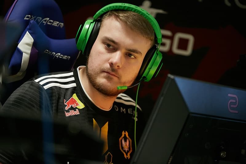 ALEX competing with Vitality at StarLadder.