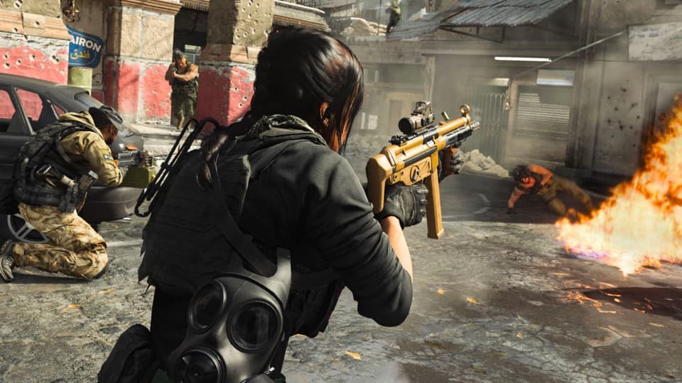 Player shooting MP5 in Call of Duty: Modern Warfare.