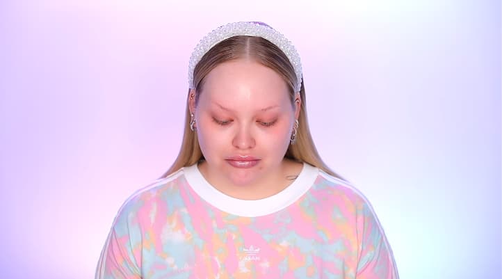 NikkieTutorials tears up in her return video