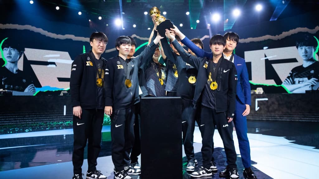 T1 lifting the trophy after winning MSI 2022