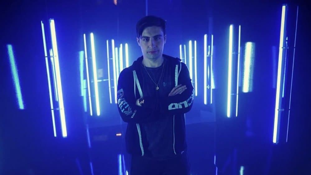 Shroud spent ten months streaming exclusively on Mixer before the Microsoft broadcast platform was shutdown.
