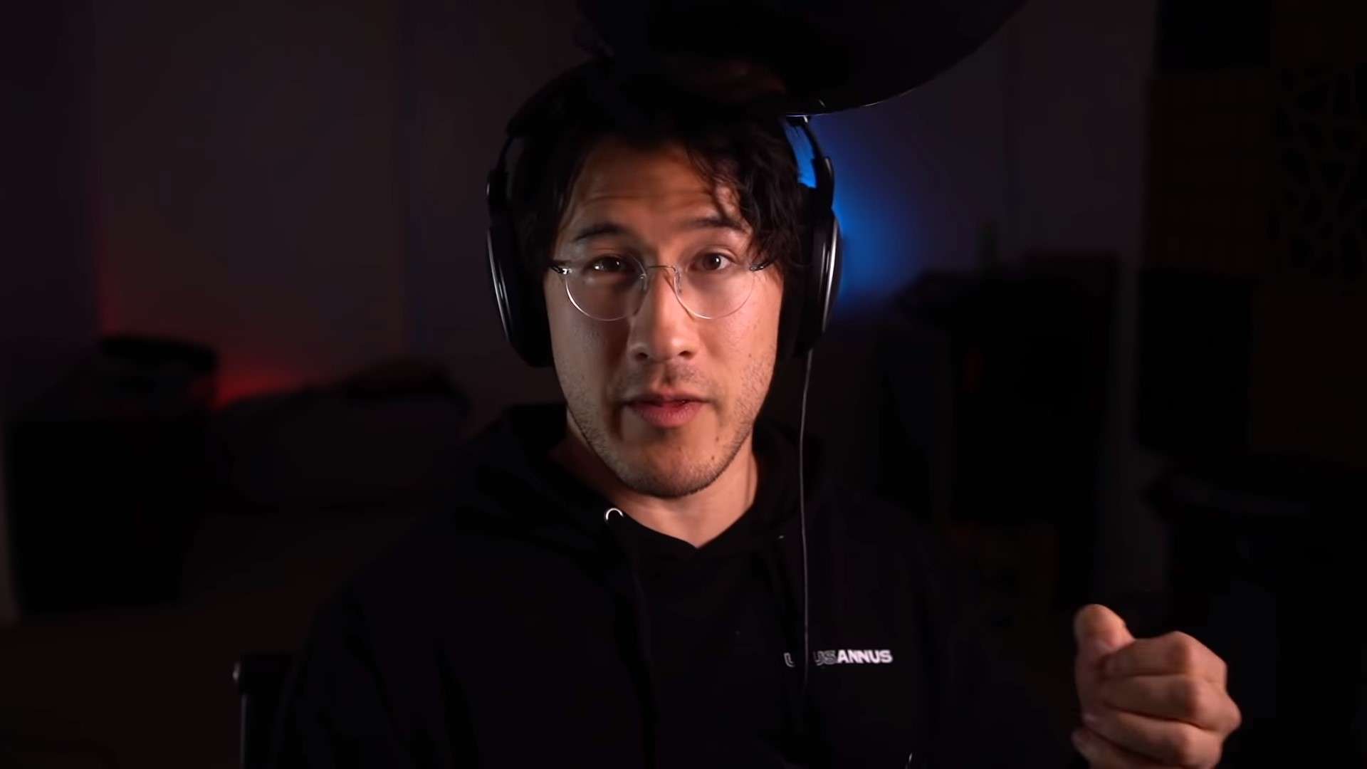 Markiplier wearing black clothes on YouTube video