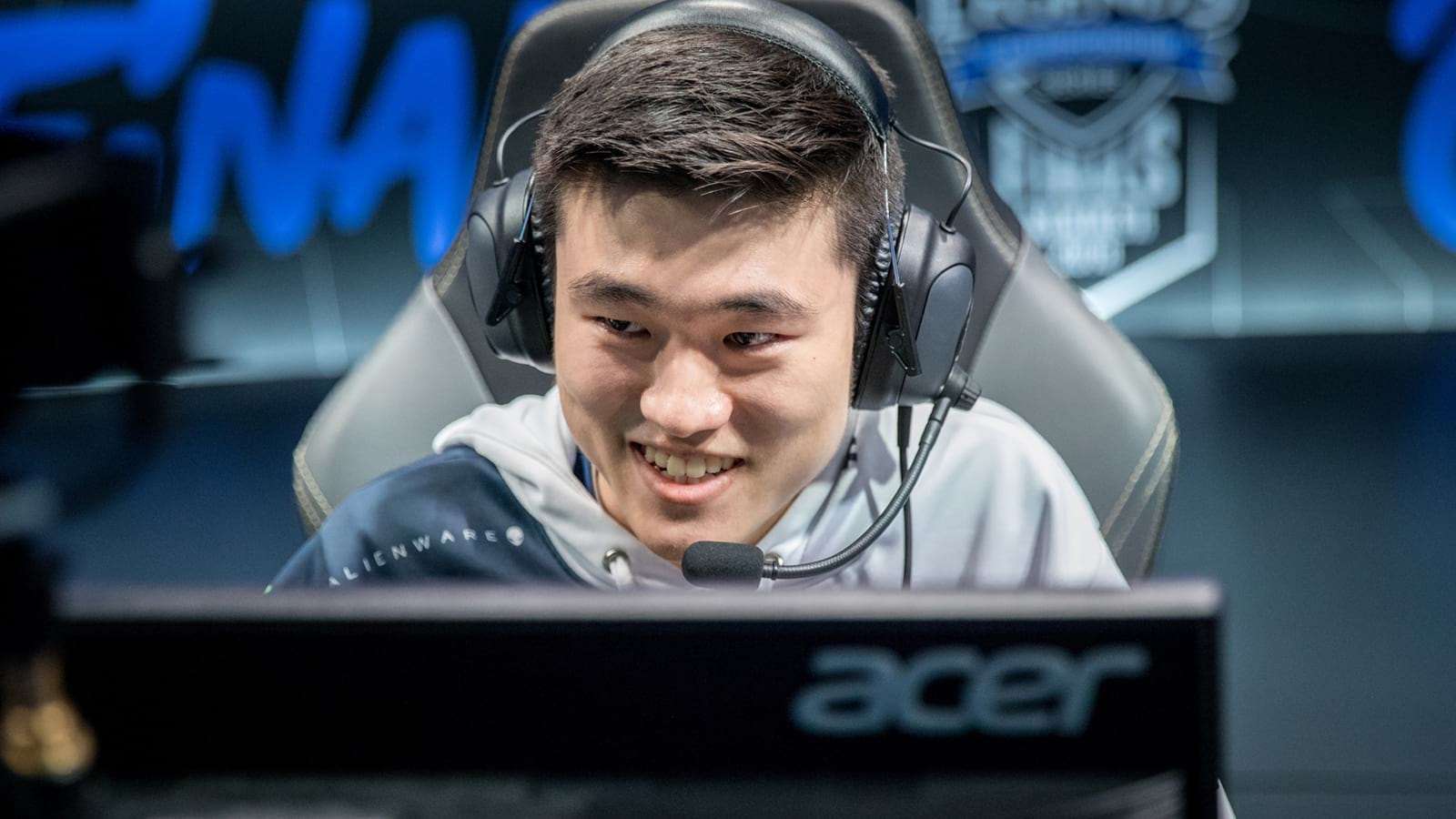 Pobelter in Team Liquid jersey close up on stage at LCS