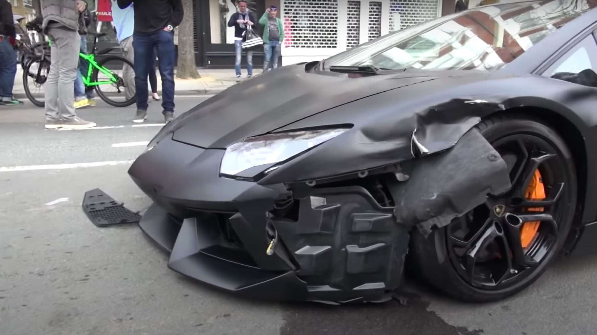Crashed Lamborghini Aventador London