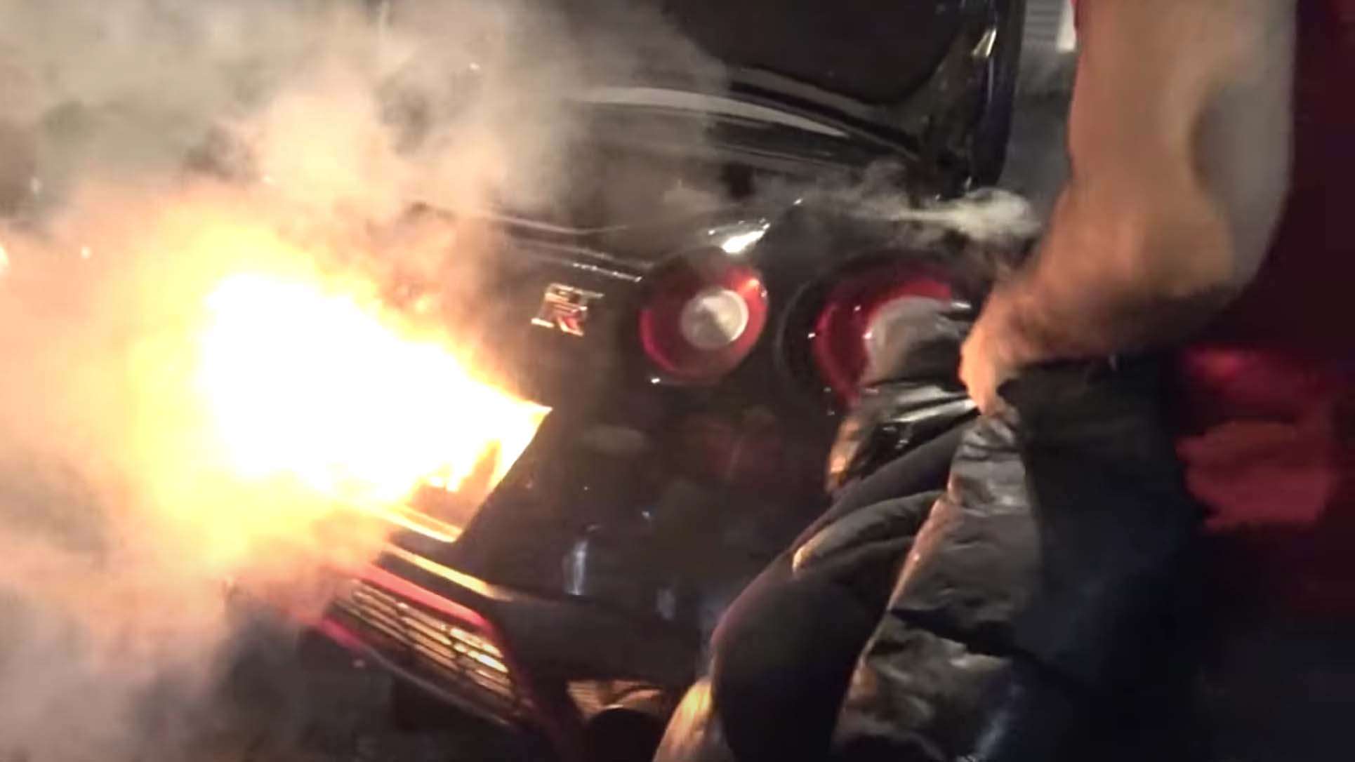 Nissan GTR Goes up in flames