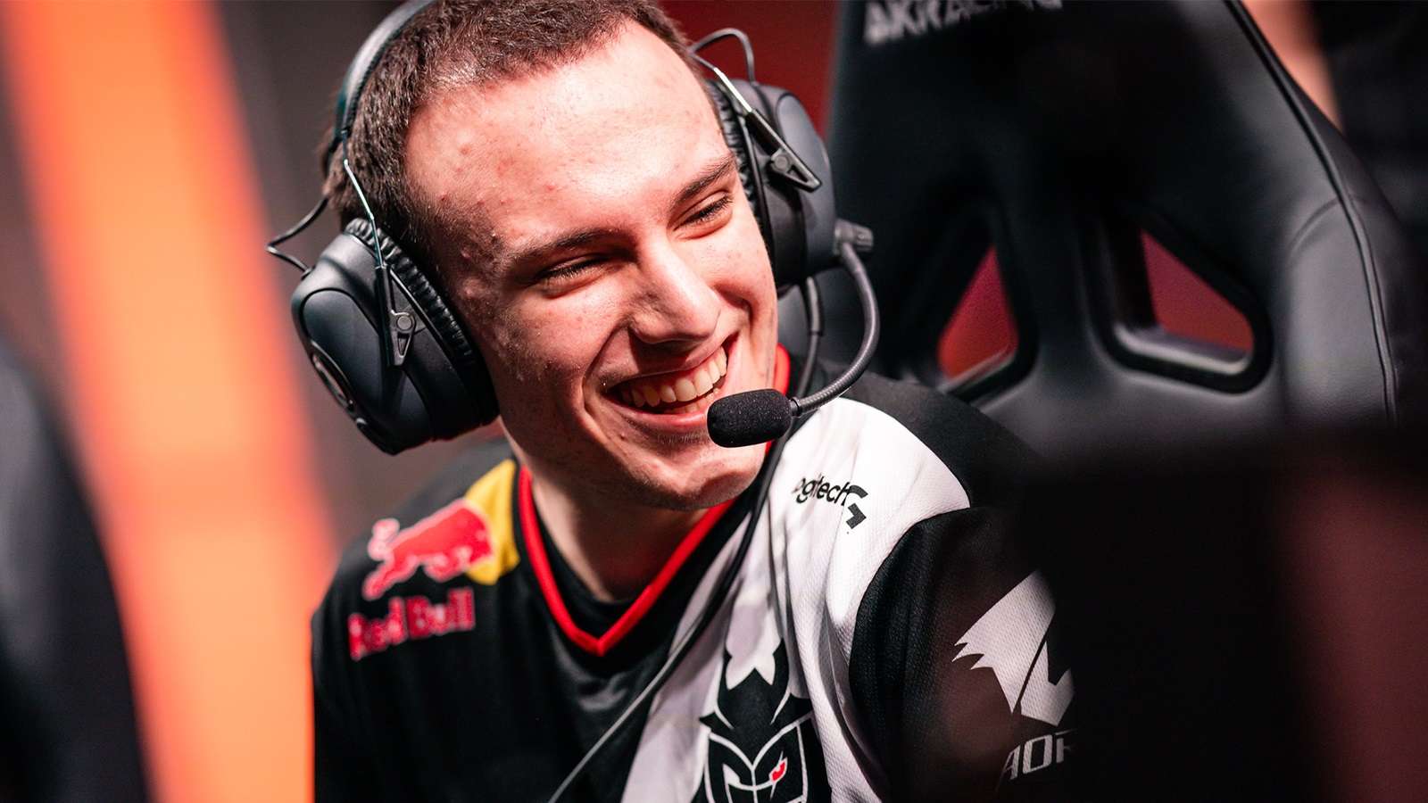Perkz smiling on G2 Esports Cloud9 playing in the LCS.