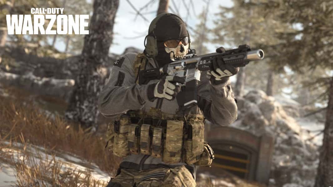 Ghost in Warzone aiming at an enemy