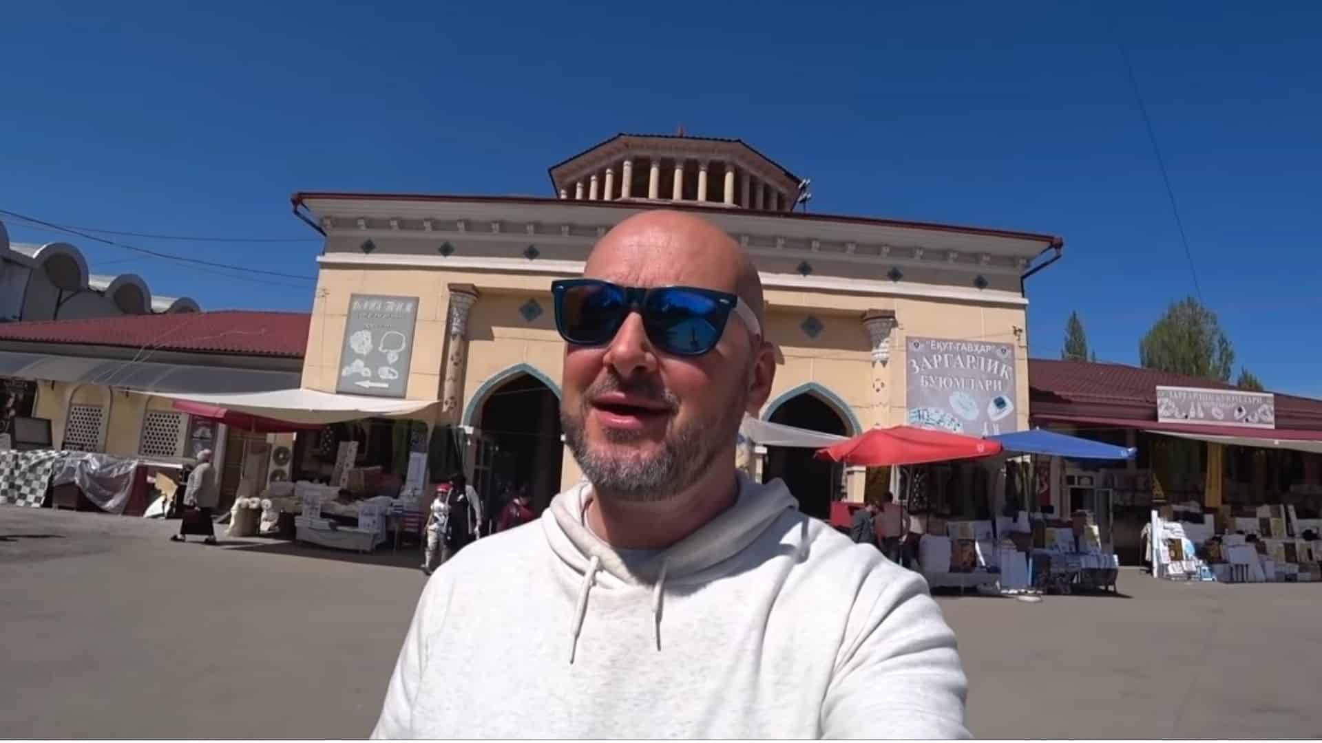 YouTuber Bald and Bankrupt at a market