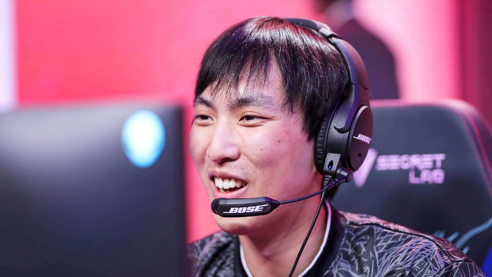 Doublelift on stage for Worlds 2020