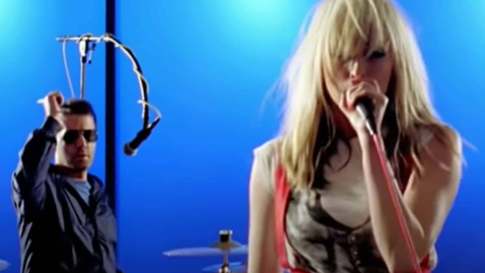 The Ting Tings in 'That's Not My Name' video