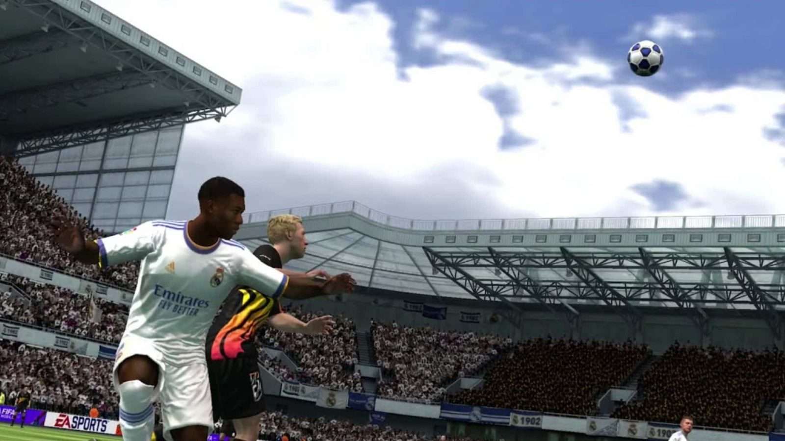 alaba competing for a header in fifa mobile