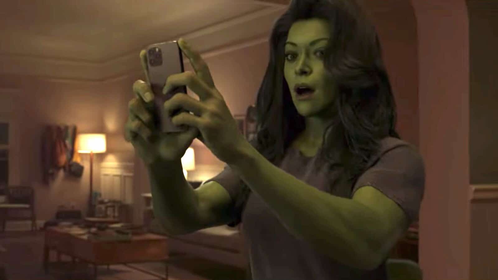 she-hulk with a phone