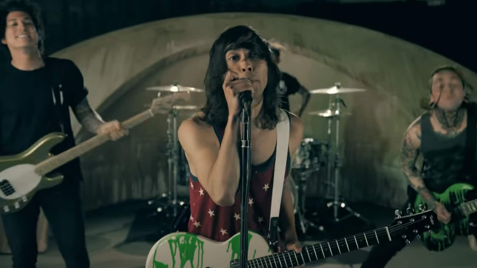 Pierce The Veil singing king for a day