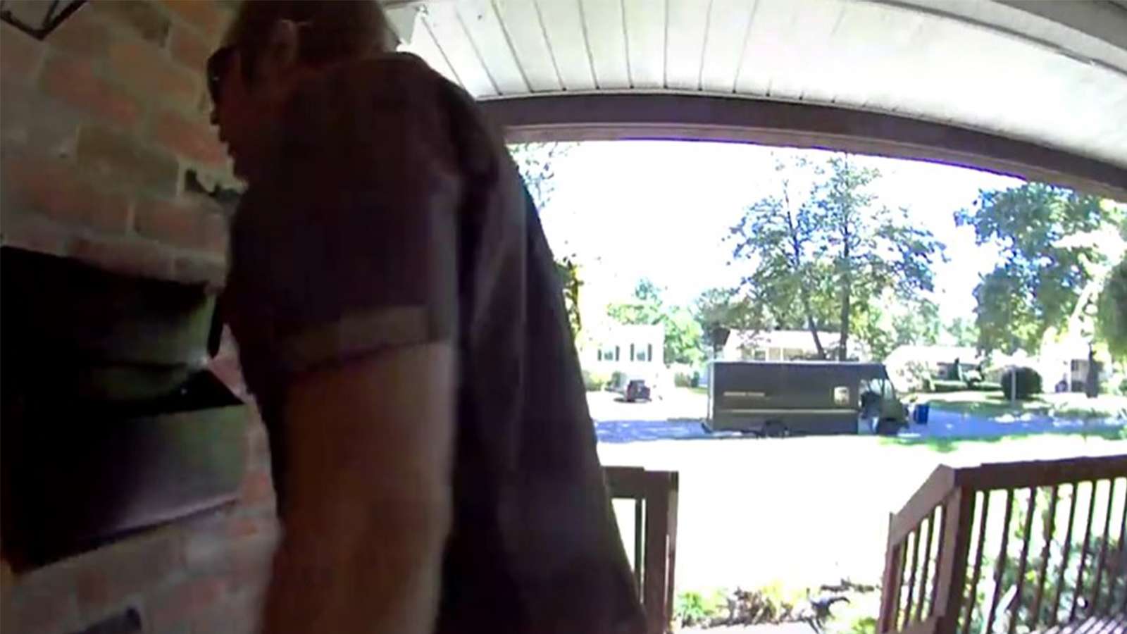 tiktoker catches ups driver spitting into mailbox