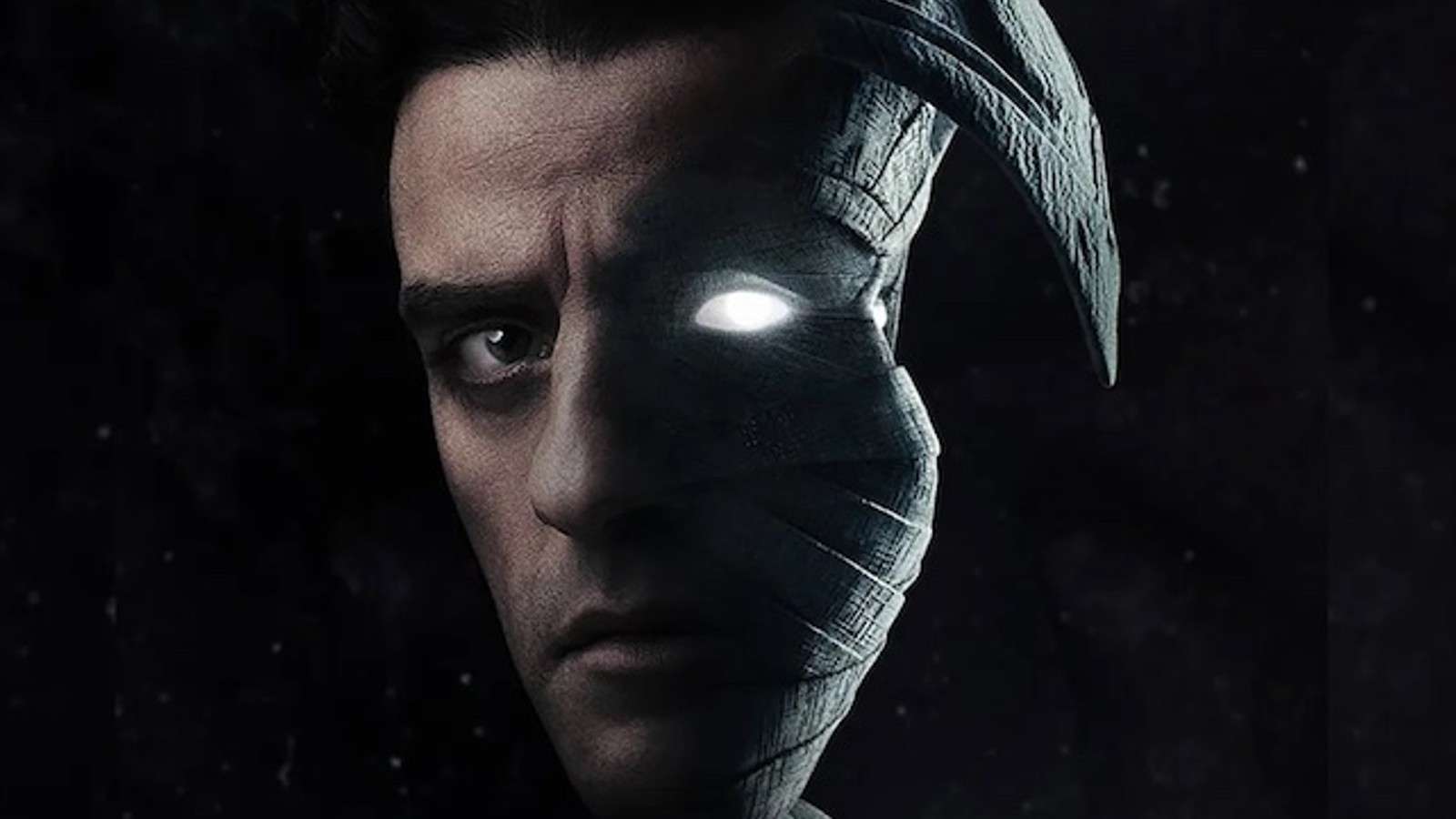 Oscar Isaac on the Moon Knight poster