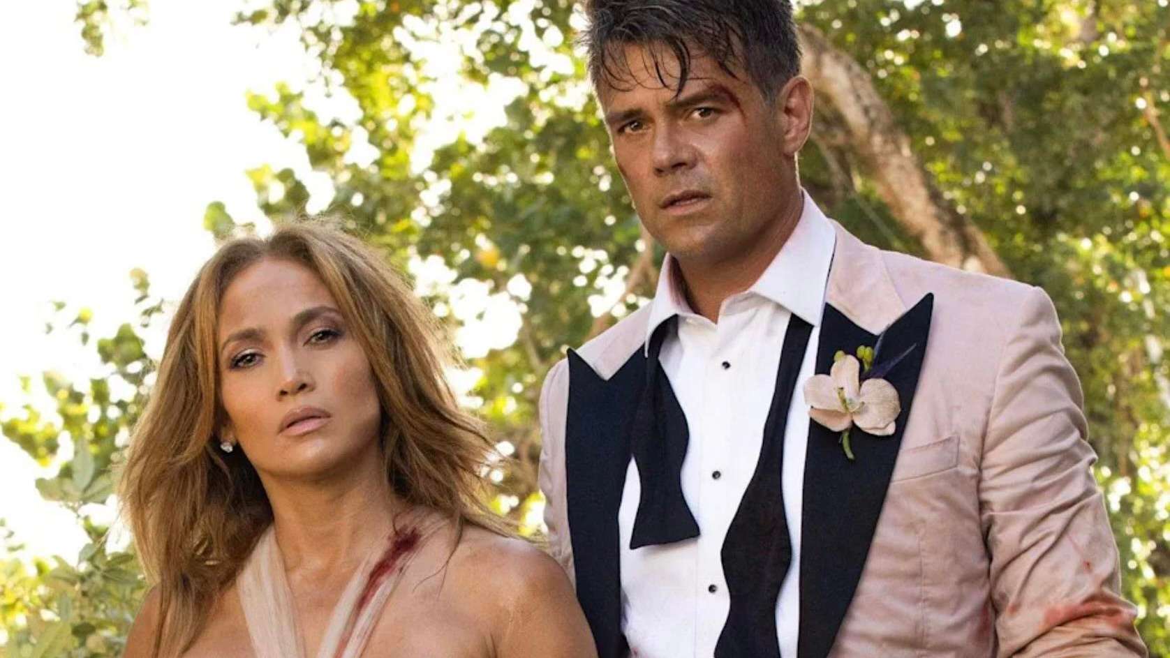 Jennifer Lopez and Josh Duhamel in Shotgun Wedding.