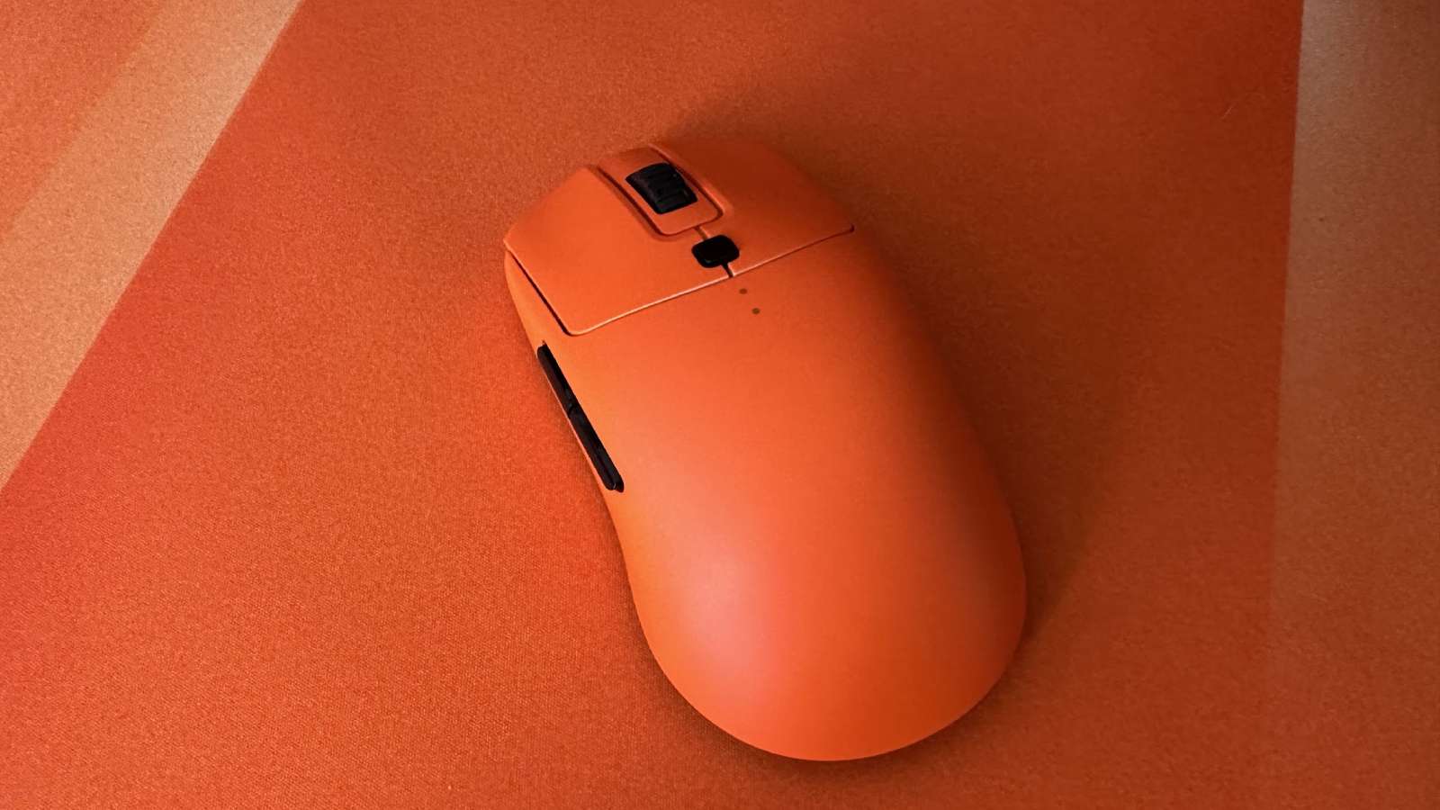 Vaxee XE mouse overhead view