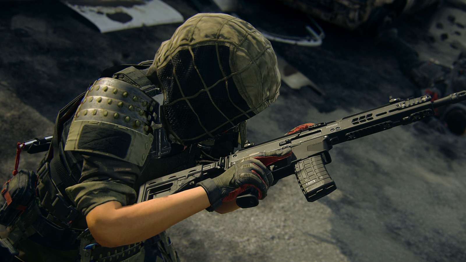soldier running in warzone 2 whilst inspecting iso hemlock assault rifle.