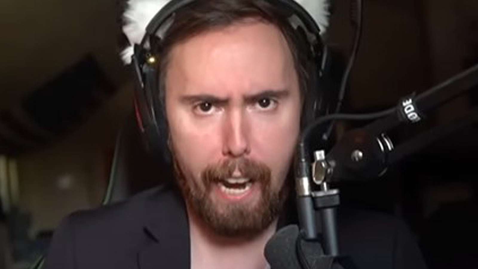 Asmongold hits back at criticism over lookism comments Twitch