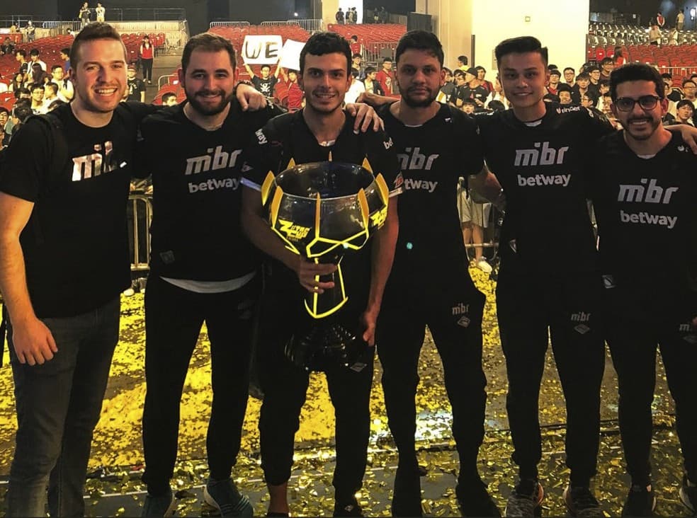 MiBR team with Zotac cup