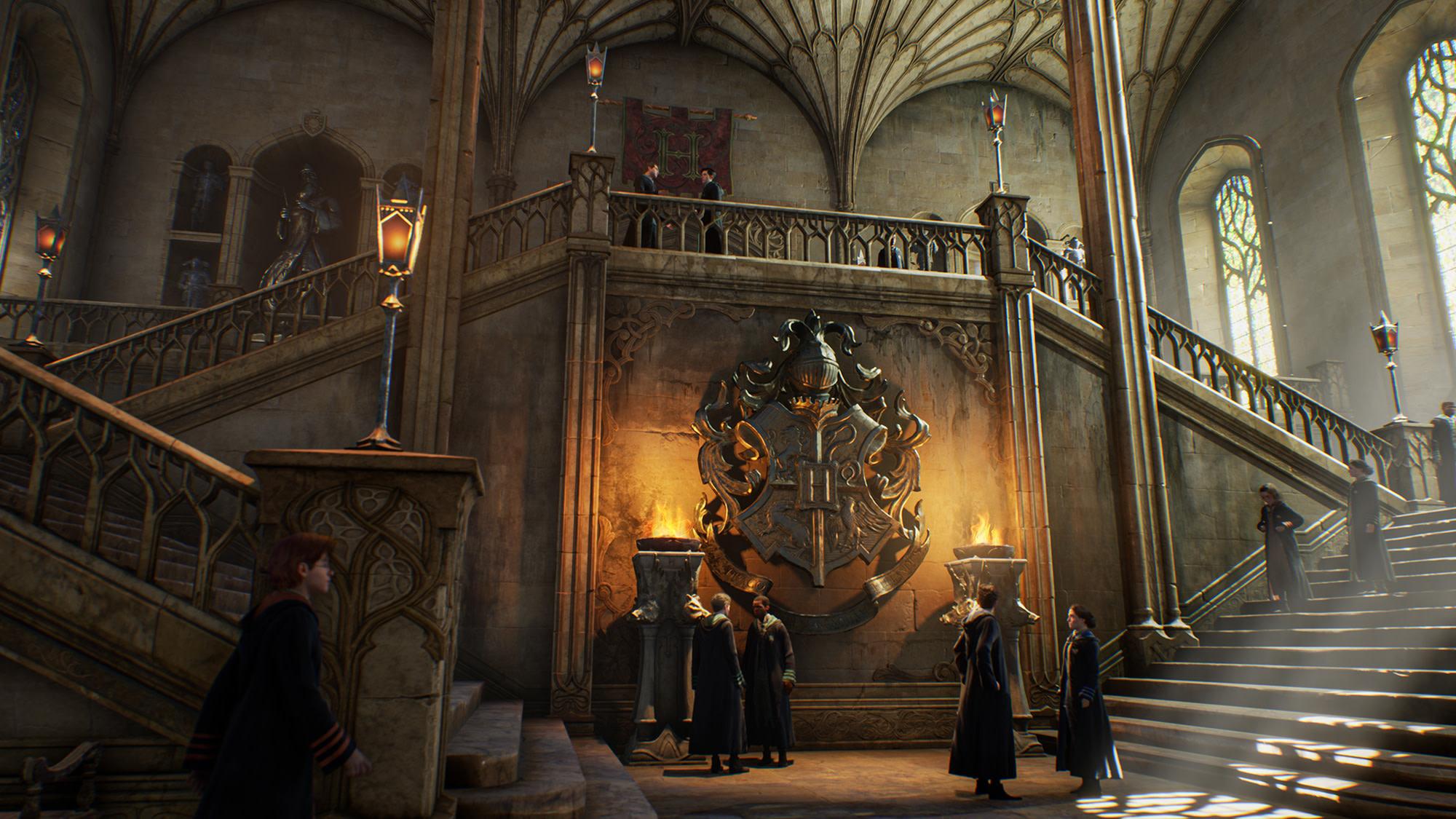 An image of the Hogwarts crest in a Hogwarts hallway in Hogwarts Legacy