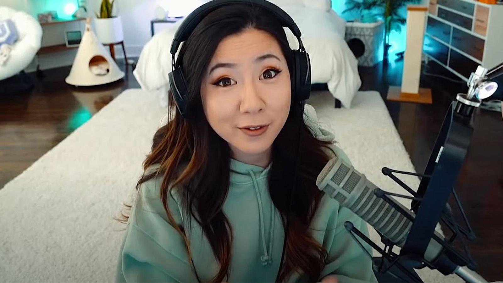 Fuslie speaks to her audience during a vlog.