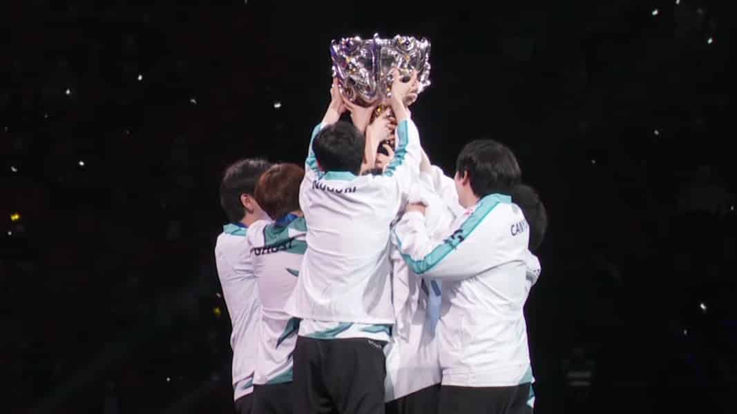 Damwon lifting trophy