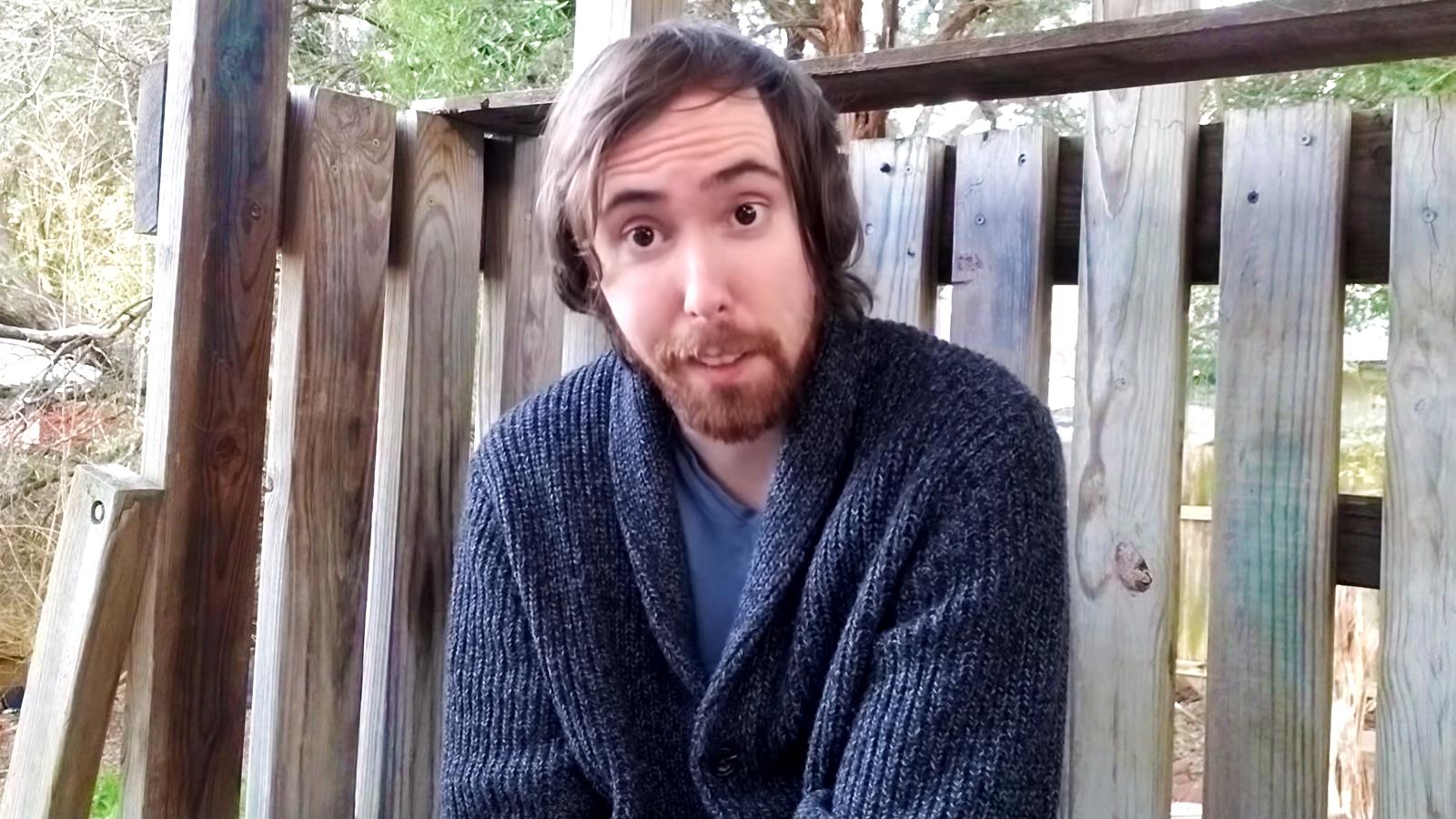 Asmongold outside dressing gown