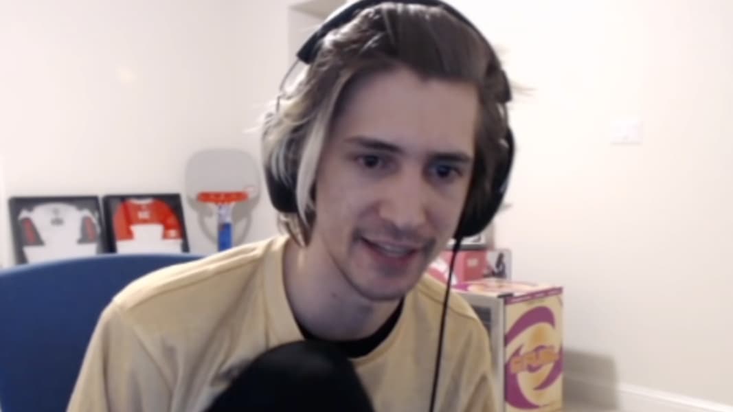 xQc while live streaming on Twitch