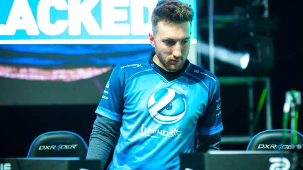 Call of Duty pro Slacked on stage