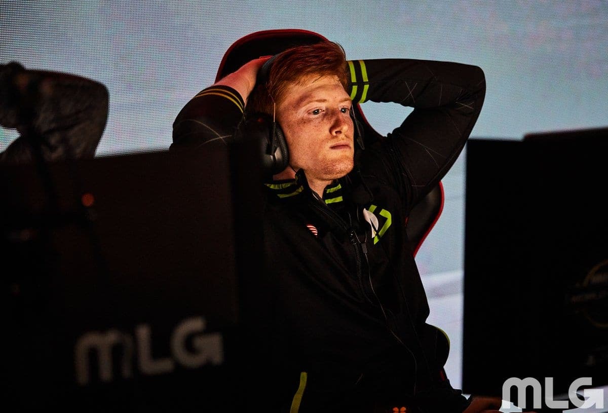 optic scump head in hands after loss