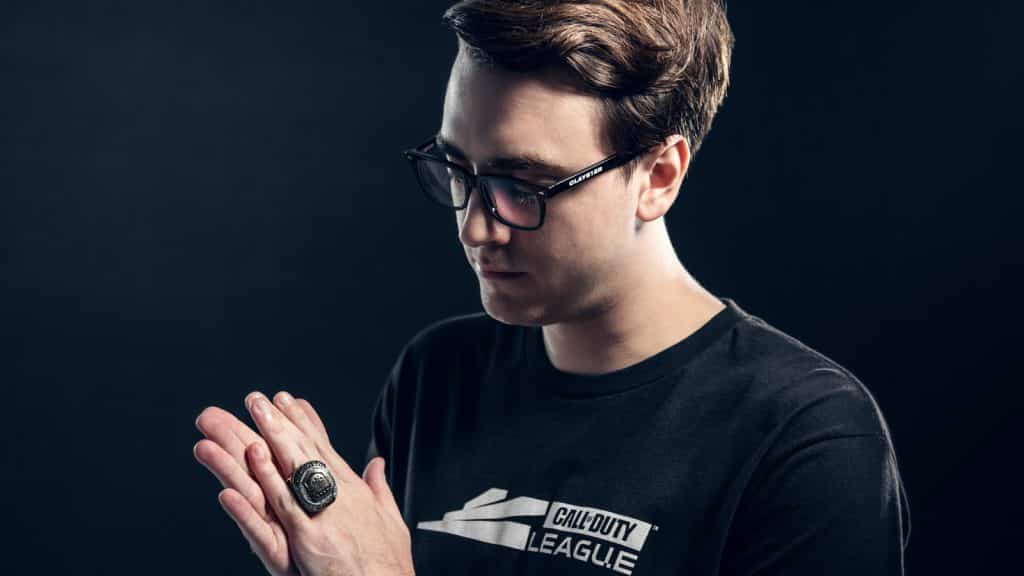 Clayster looks at his CDL ring ahead of New York Subliners benching.