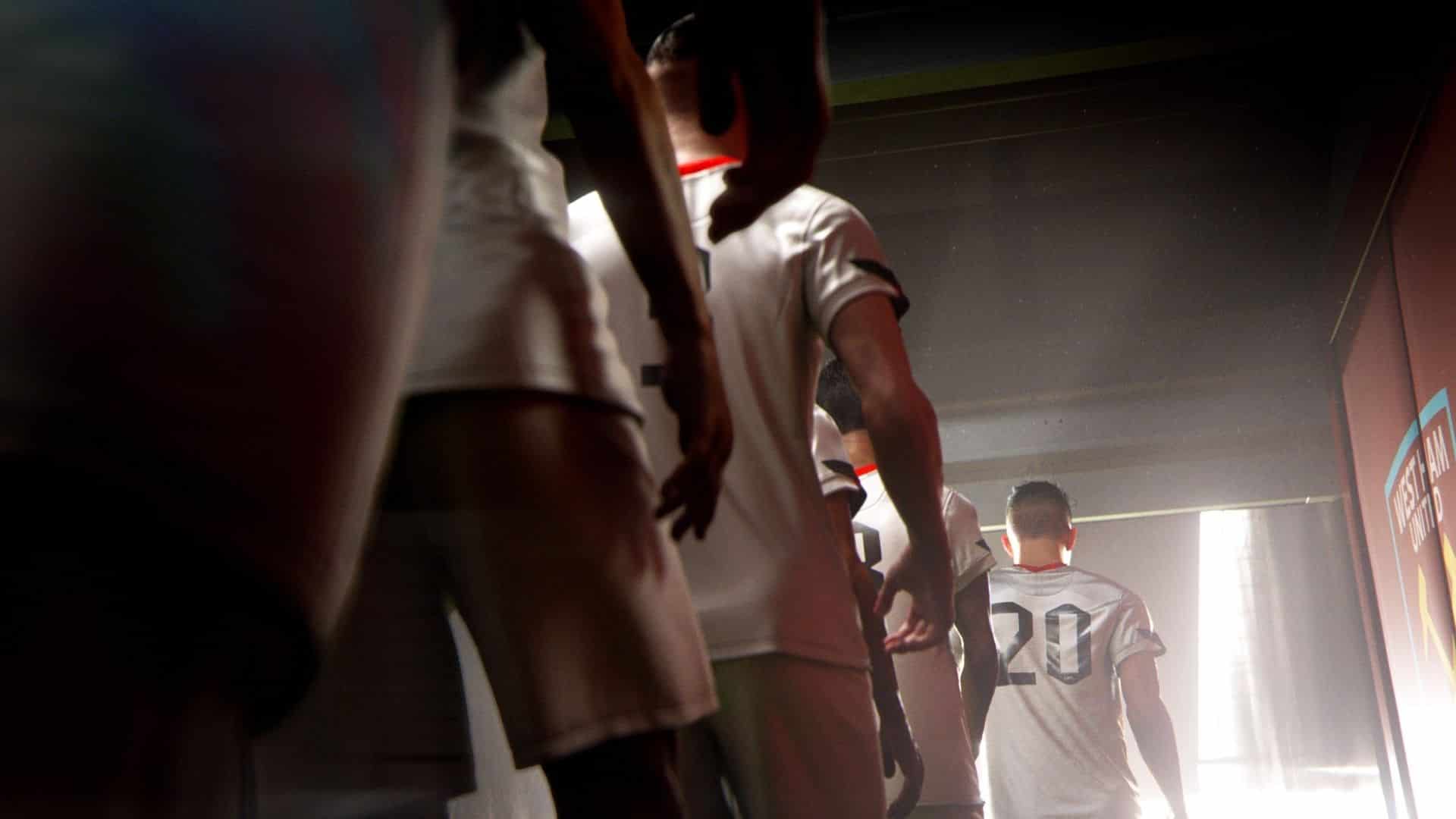 Football players in the tunnel in UFL