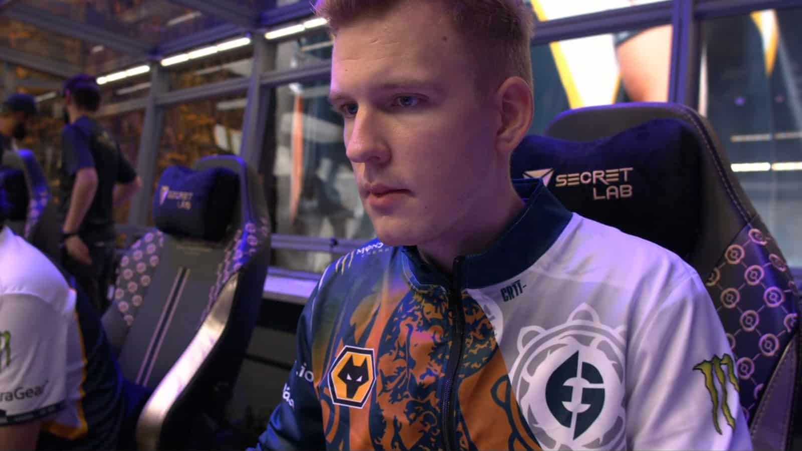 Cr1t- in Evil Geniuses and Wolves jacket at TI10