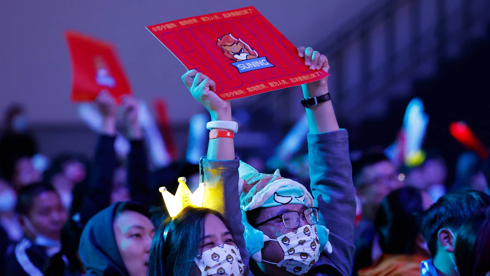 Suning fan holding sign at League of Legends World Championship 2021