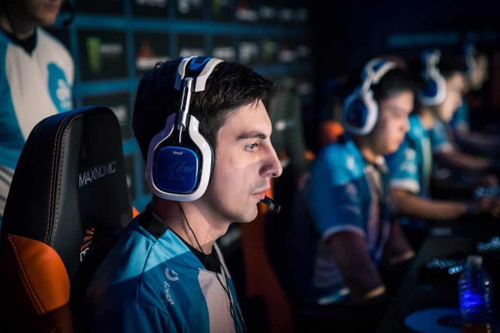Shroud CSGO Cloud 9 Pro Player Switched Streaming FullTime