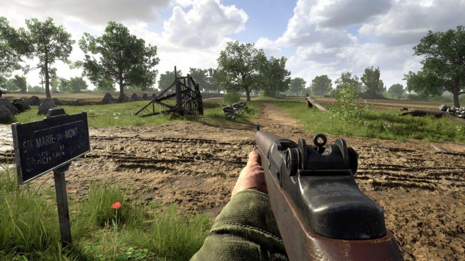 player aiming M1 Garand in Hell Let Loose