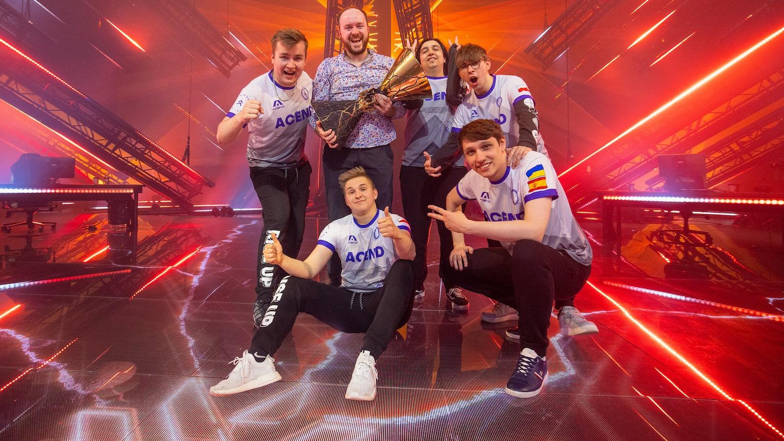 Valorant Champions Tour VCT Finals Acend lift trophy after beating Gambit