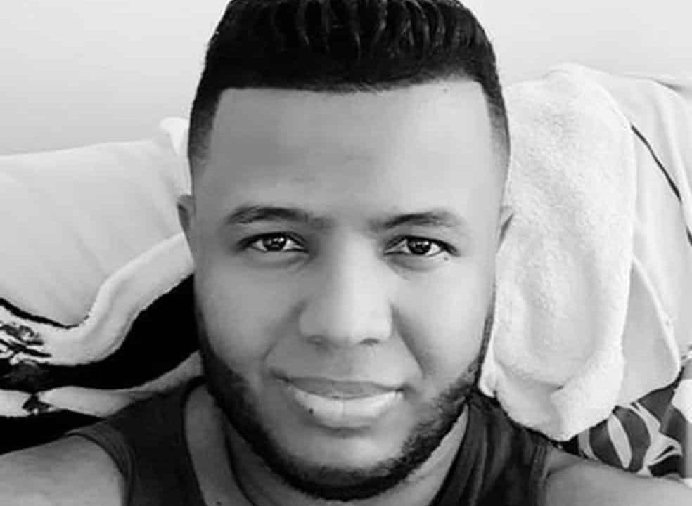 Street fighter pro Robinho in black and white