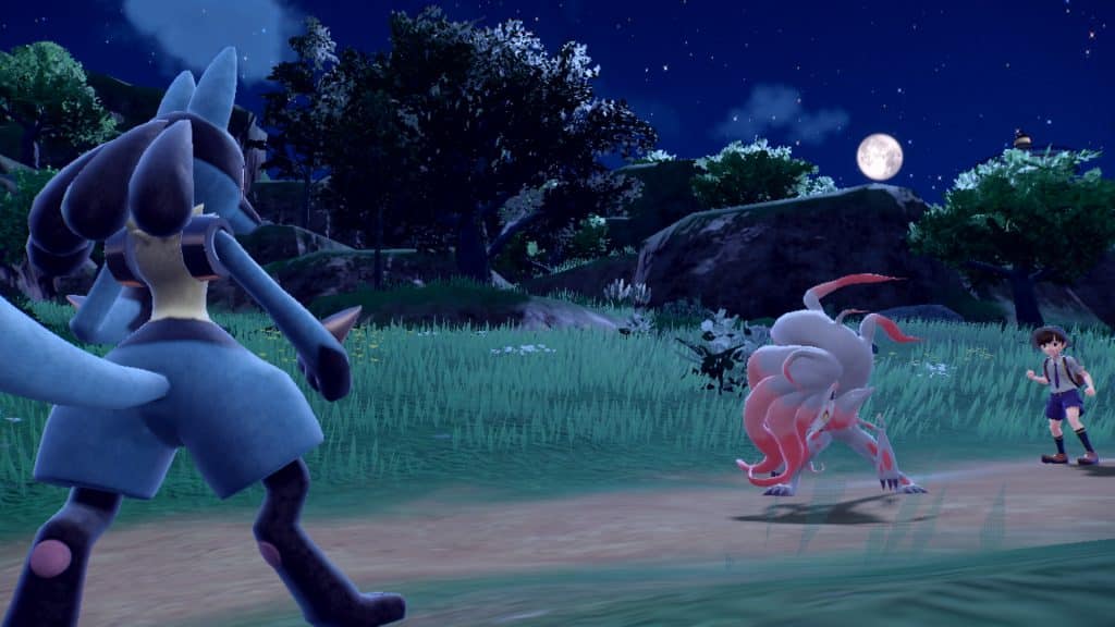 Pokemon Scarlet & Violet battle with Lucario & Hisuian Zoroark screenshot.