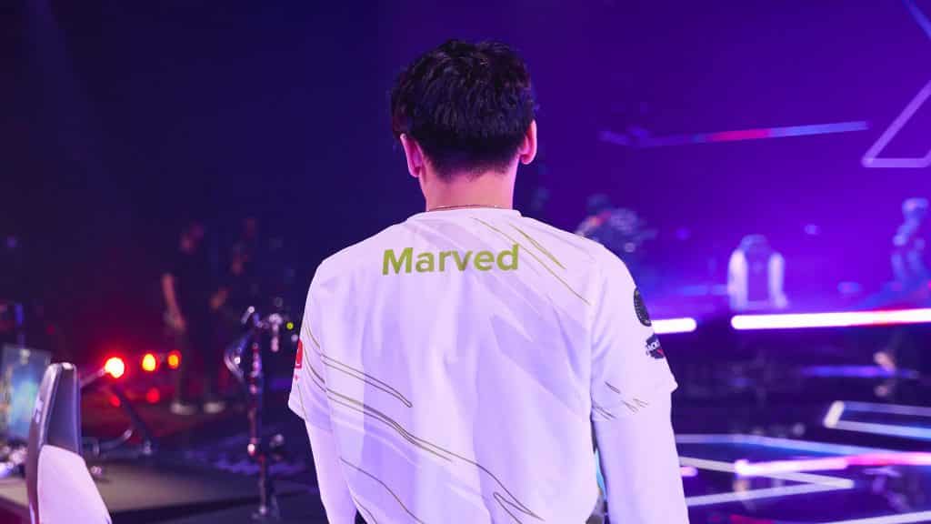 Marved's back as he walk on stage.