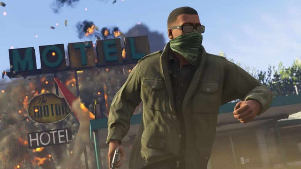 franklin running from an explosion in gta online