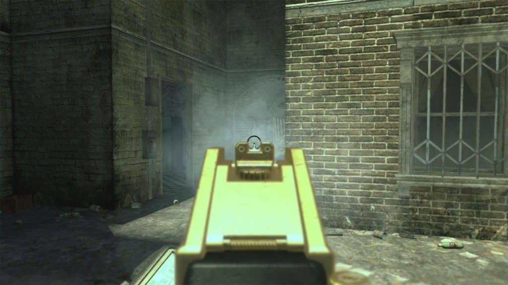 Player firing gold UMP-45 in MW2