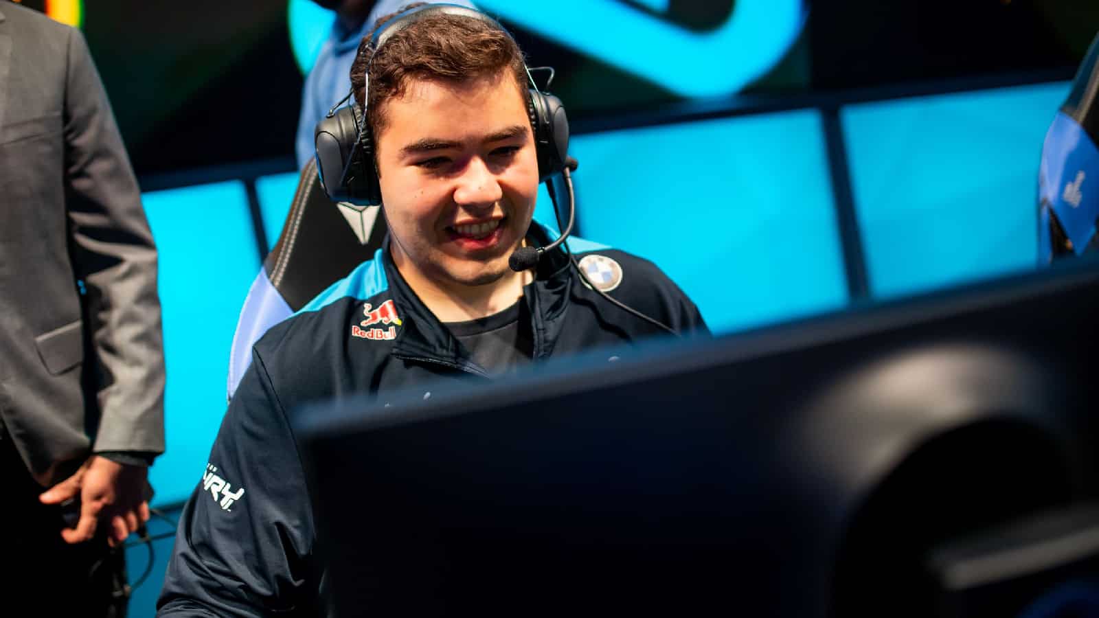 Fudge smiling on LCS stage for Cloud9