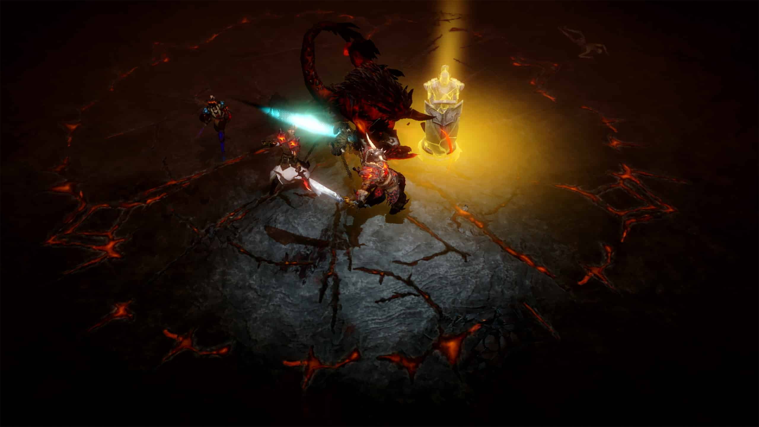 diablo immortal players fighting boss in helliquary