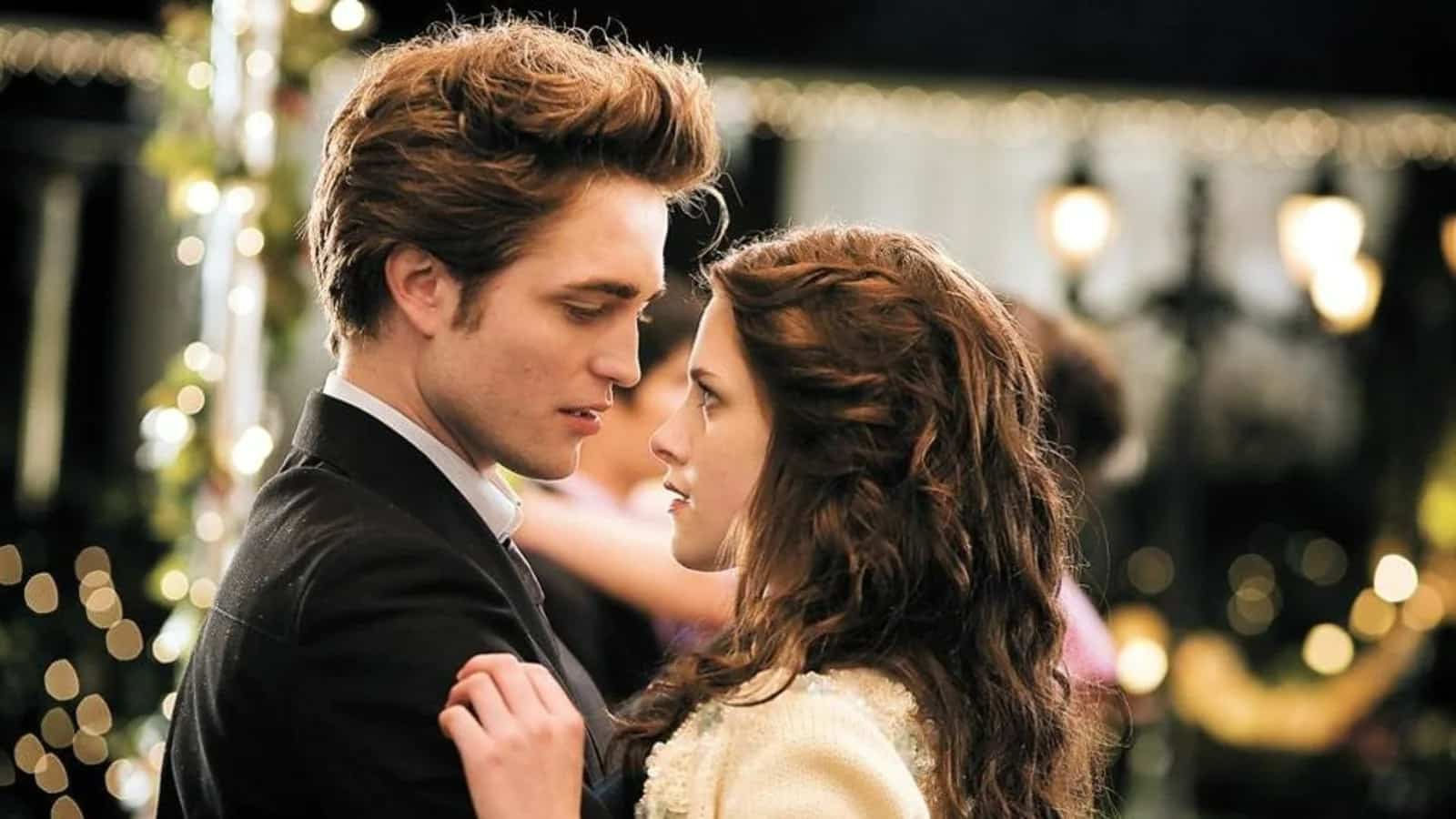 Kristen Stewart and Robert Pattison dancing in a gazebo in Twilight