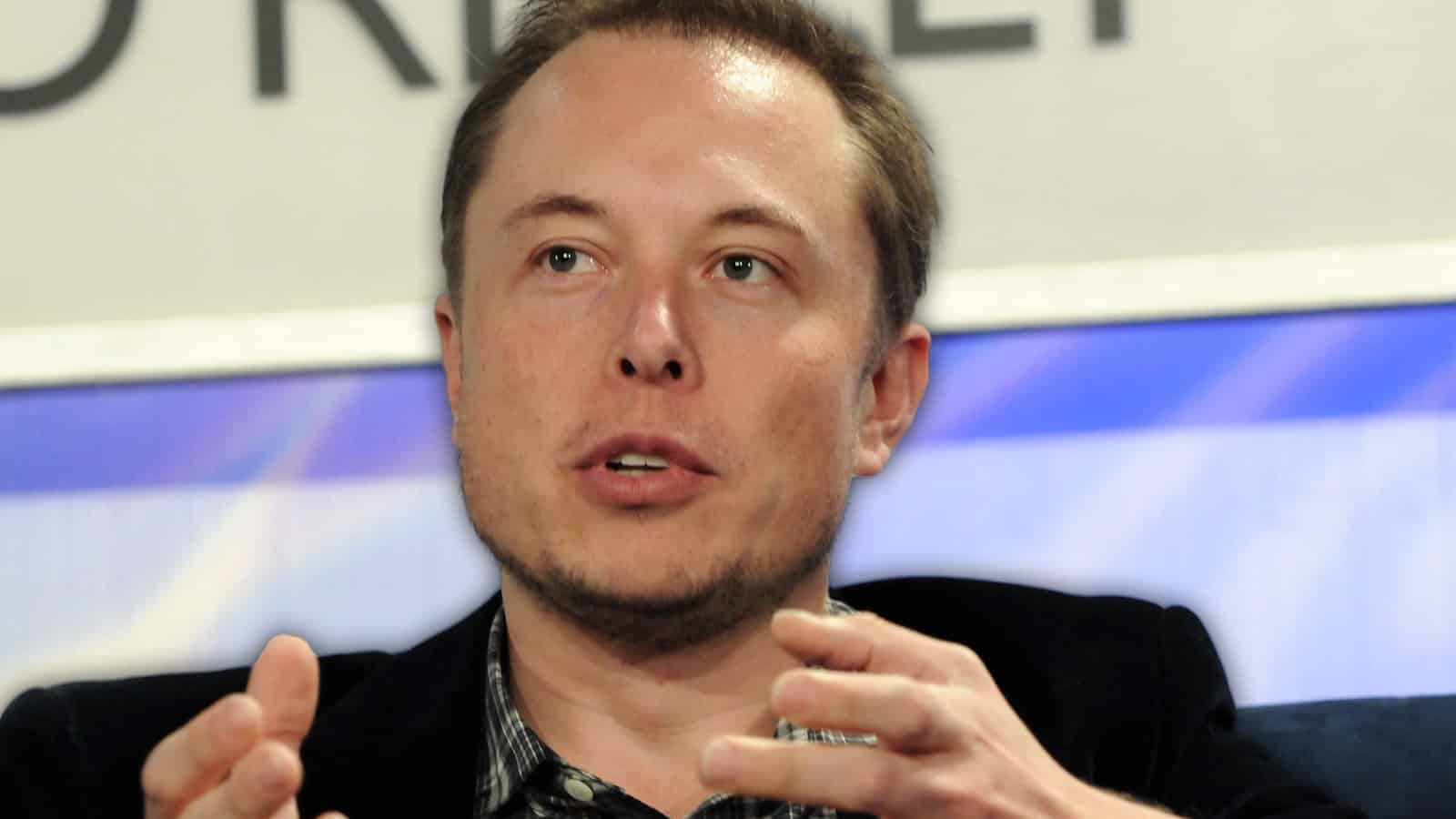 Elon Musk urged to buy YouTube after tweet