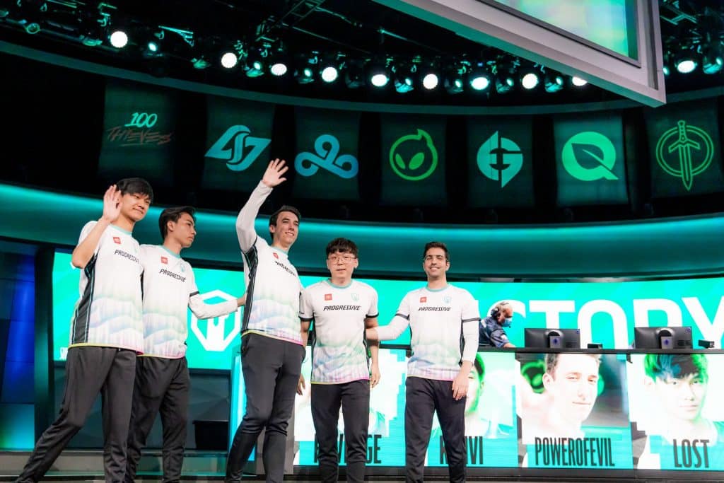 Immortals waving on stage in LCS summer 2022