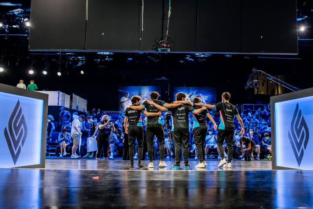 CLG team bows on stage in LCS Summer 2022