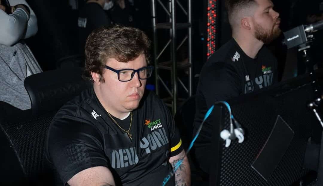 Kismet next to Crimsix for Subliners on LAN